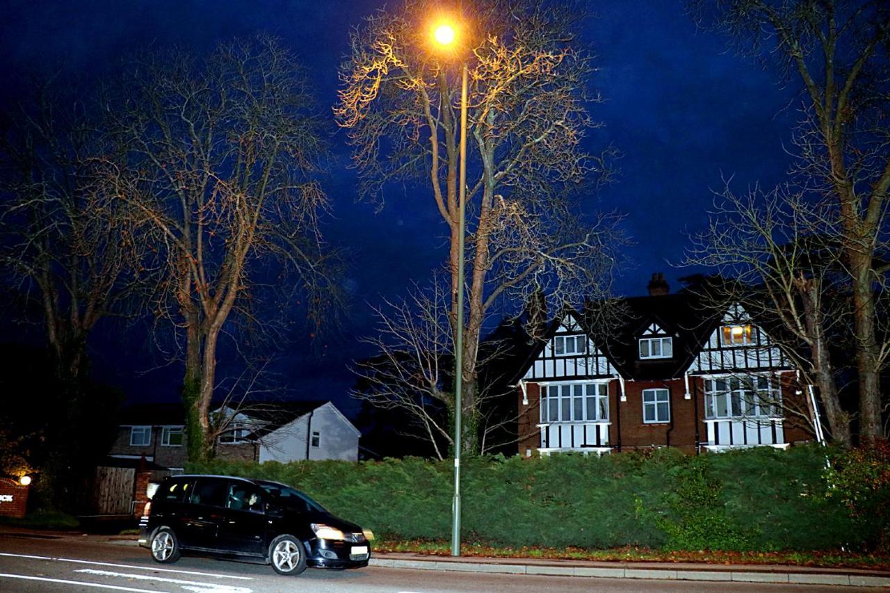 Gatwick Inn Horley Eksteriør billede